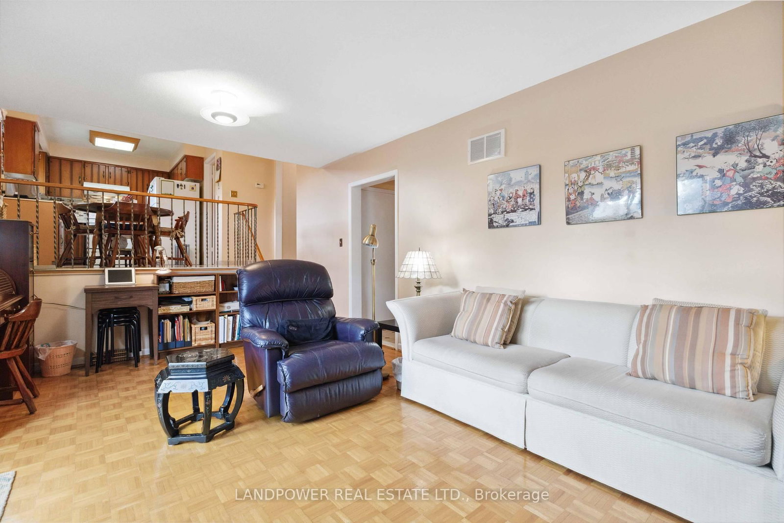 Listing Image 18