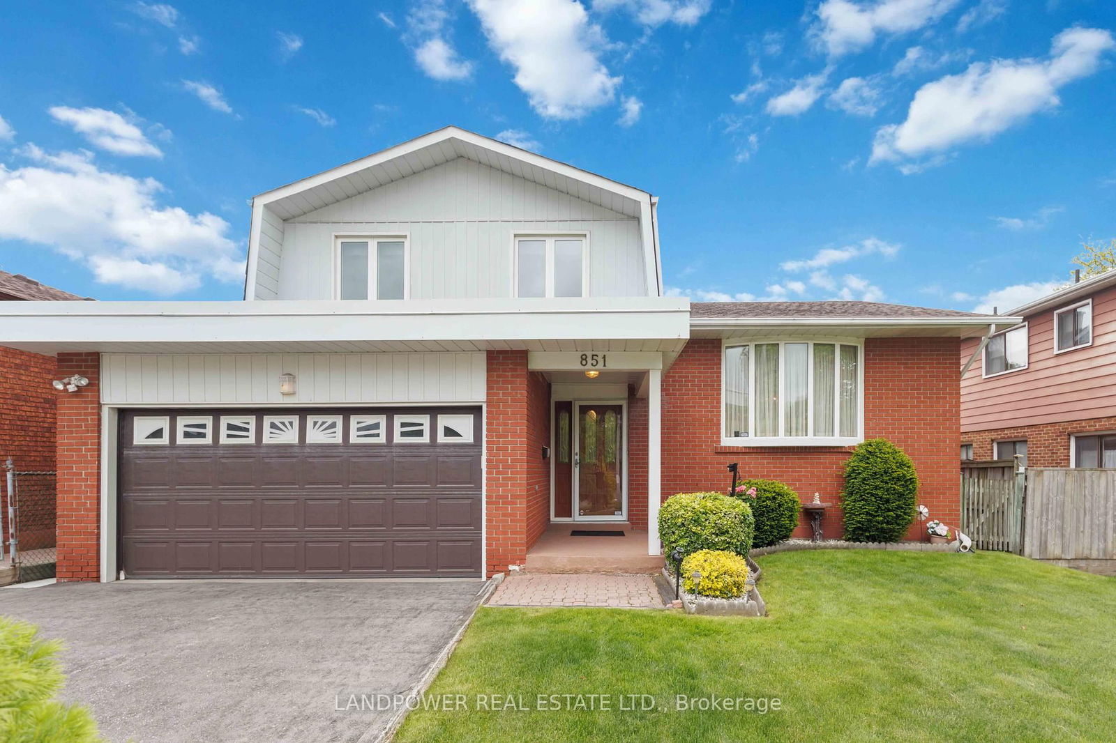 Detached House for sale at 851 Huntingwood Drive, Toronto, Tam O'Shanter-Sullivan, M1T 3L7 - MLS: E12174853