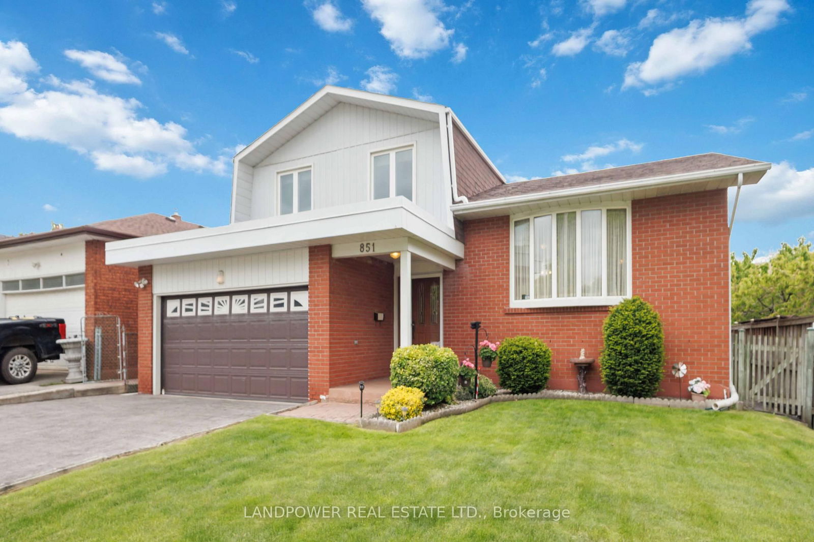 Detached House for sale at 851 Huntingwood Drive, Toronto, Tam O'Shanter-Sullivan, M1T 3L7 - MLS: E12174853