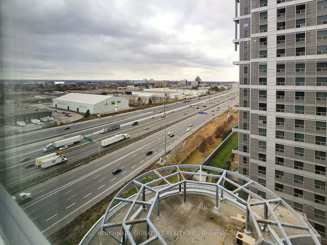 1705 - 36 Lee Centre Drive