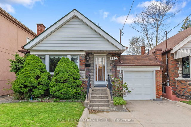 882 Coxwell Avenue