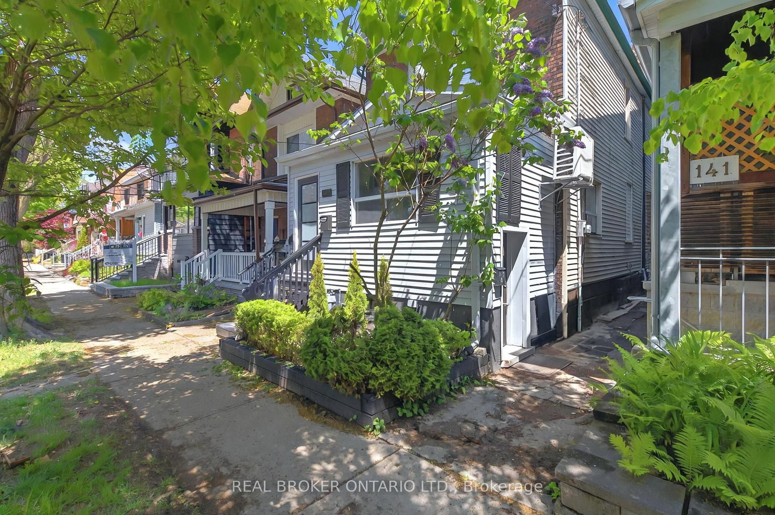 Listing Image 3
