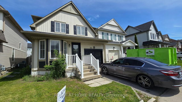 32 Donlevy Crescent