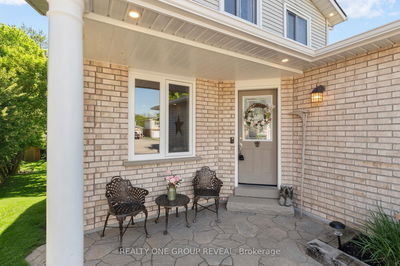 10 Sylvia Crt, Clarington - Newcastle image-0-4