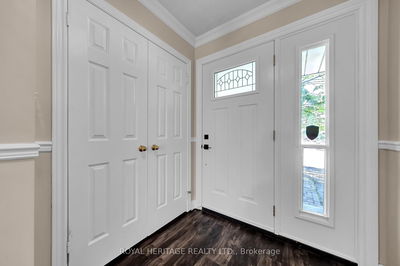 130 Brownstone Cres, Clarington - Courtice image-0-3