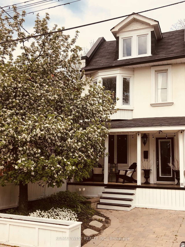99 Waverley Road