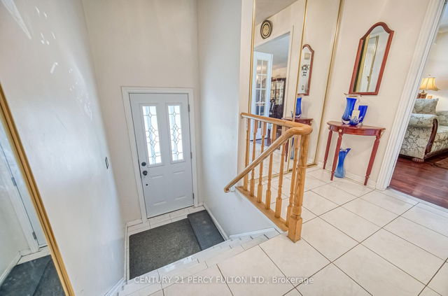 120 Granada Crescent