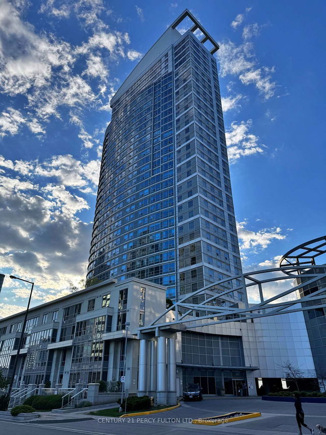 1607 - 36 Lee Centre Drive