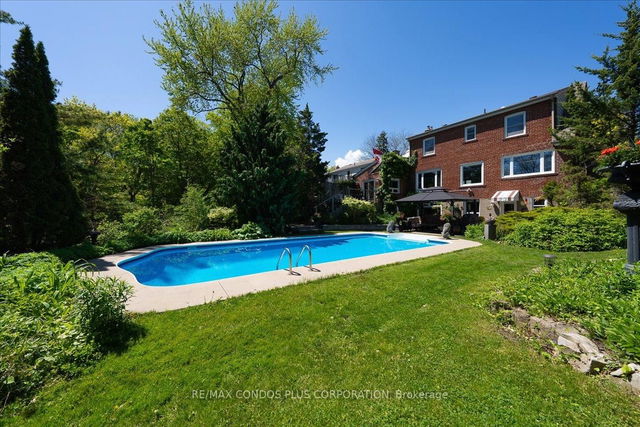 11 Ridgemoor Avenue