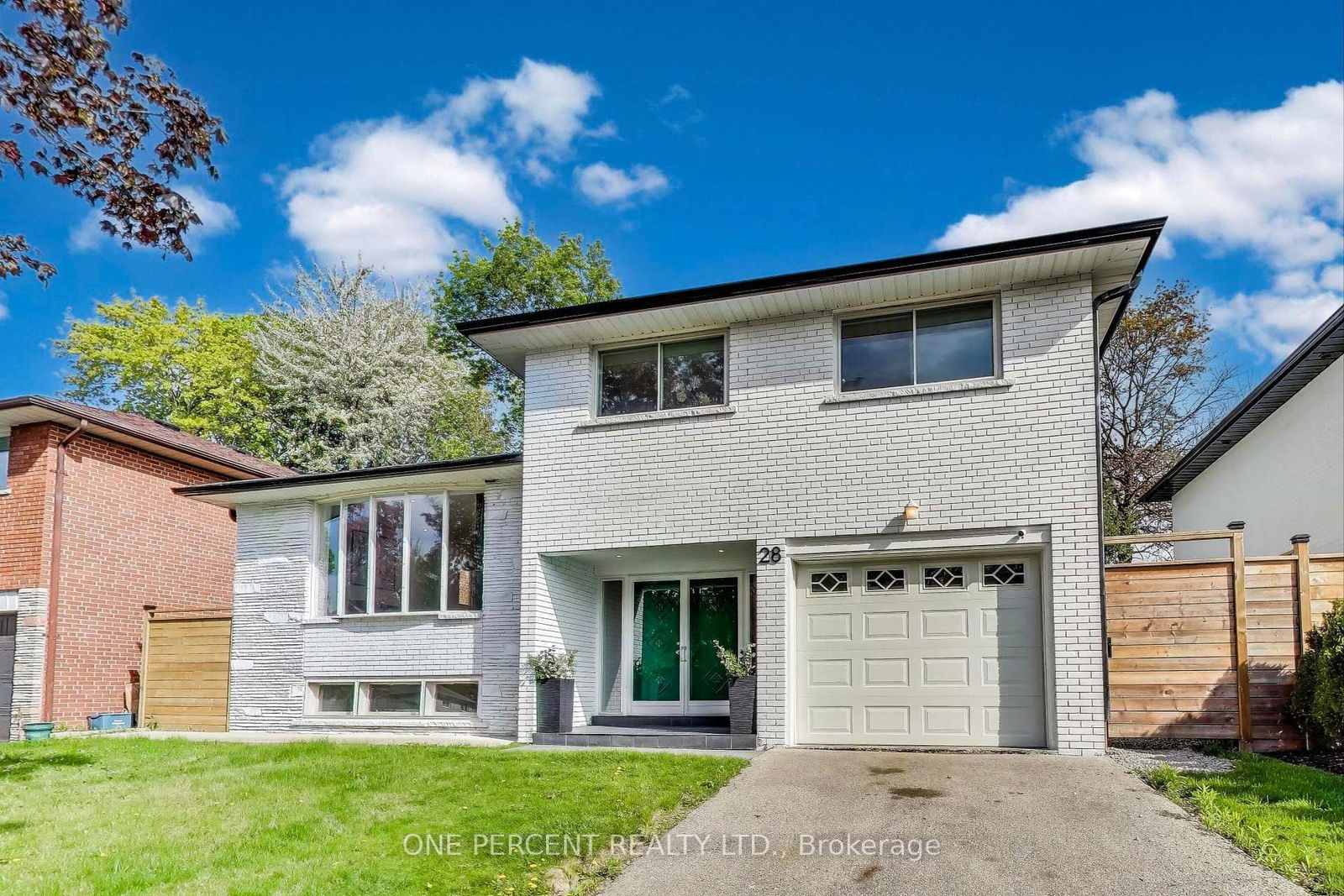 Detached House for sale at 28 Munford Crescent, Toronto, O'Connor-Parkview, M4B 1C1 - MLS: E12177731