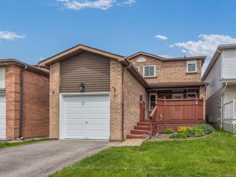 5 Chalmers Cres, Ajax - Central image-0-0