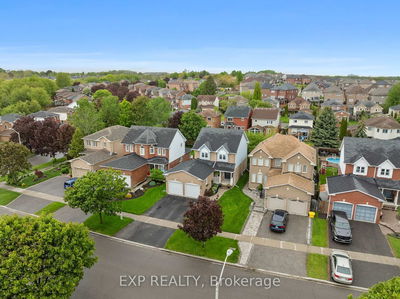 104 Apple Blossom Blvd, Clarington - Bowmanville image-0-2