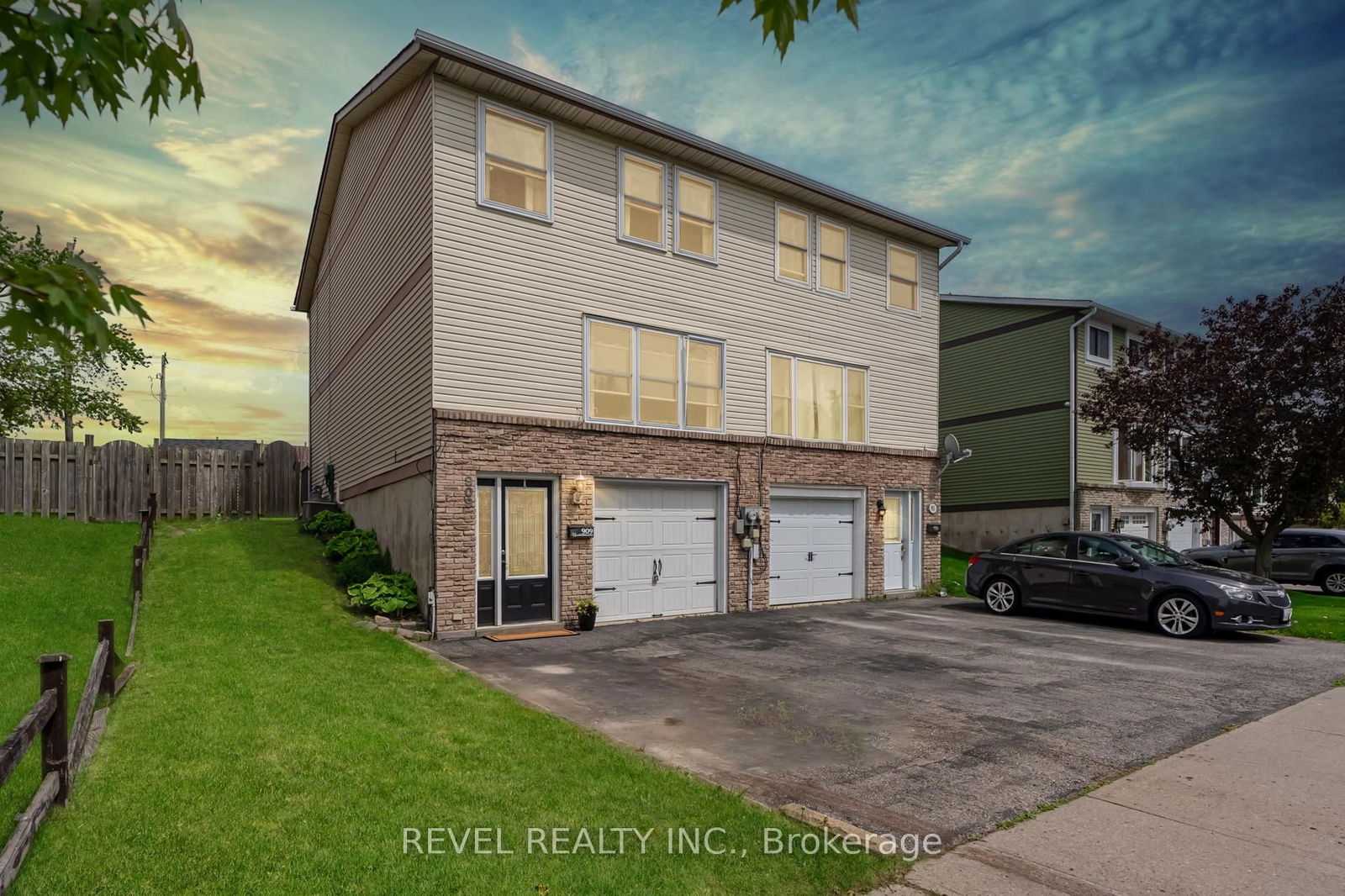 Property at 909 Southridge