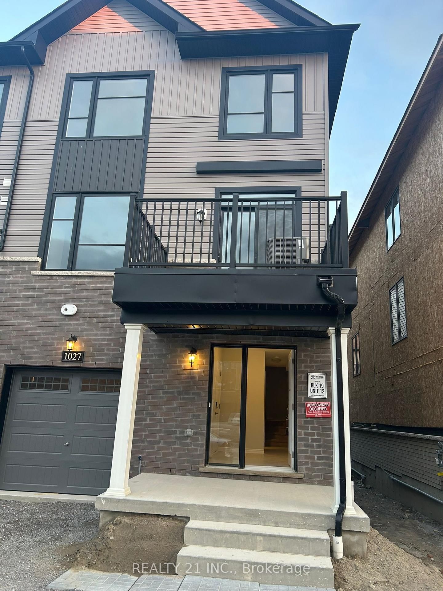 Townhouse for lease at 1027 Honeycomb Path, Oshawa, Kedron, L1H 0K6 - MLS: E12179509