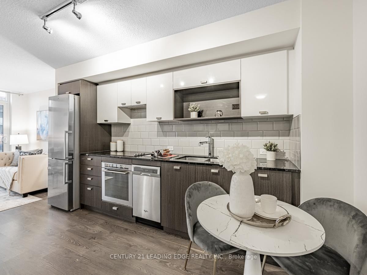 Condo for sale at 811-255 Village Green Square, Toronto, Agincourt South-Malvern West, M1S 0L7 - MLS: E12179830