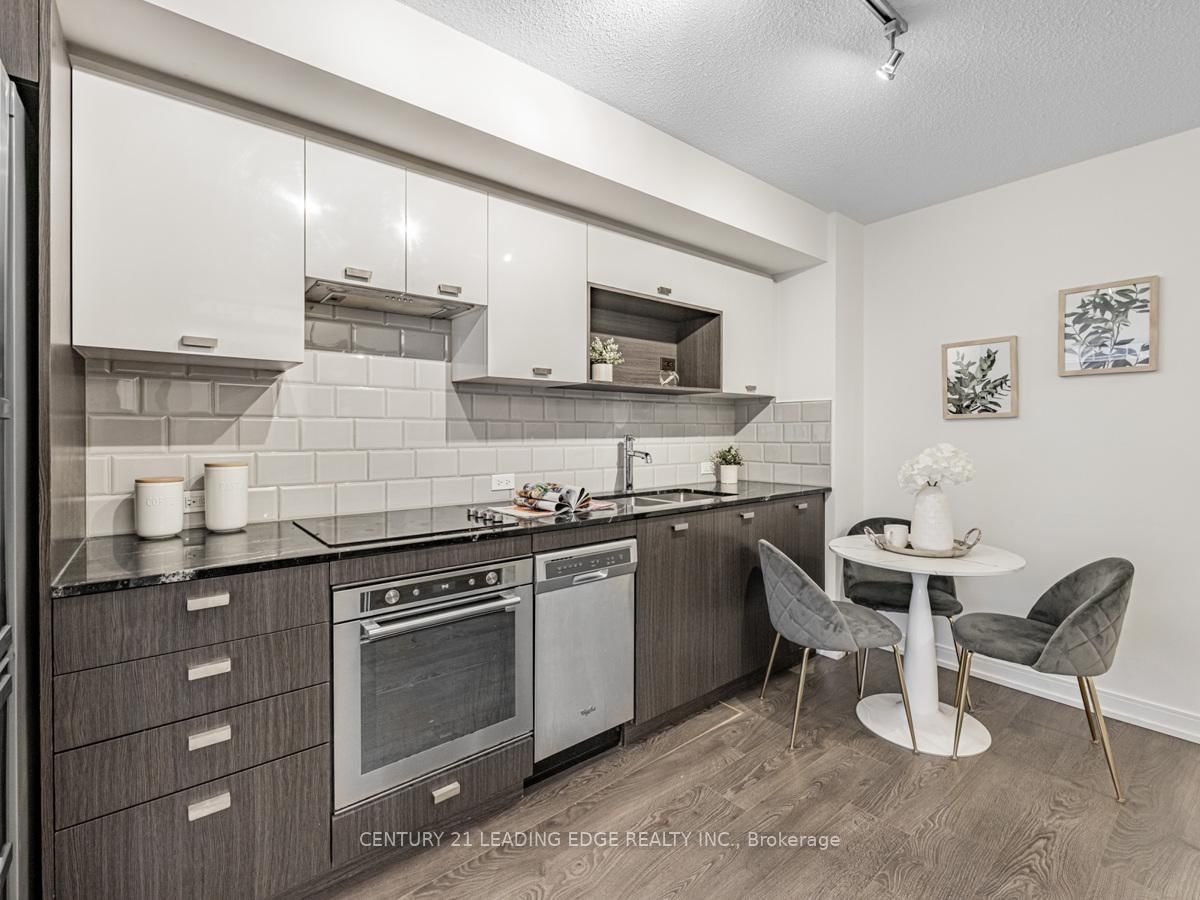 Condo for sale at 811-255 Village Green Square, Toronto, Agincourt South-Malvern West, M1S 0L7 - MLS: E12179830