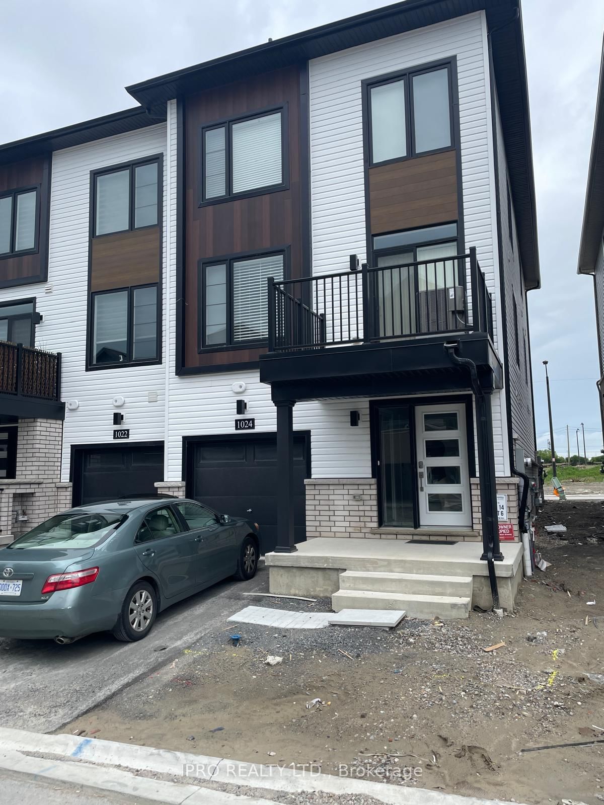 Townhouse for lease at 1024 Porcupine Path, Oshawa, Kedron, L1L 0X1 - MLS: E12180230