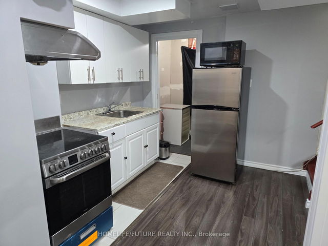 Bsmt - 212 Bonspiel Drive