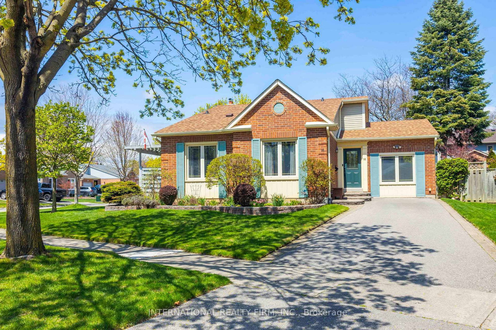 Detached House for sale at 16 Kilberry Drive, Whitby, Pringle Creek, L1N 7E5 - MLS: E12180481