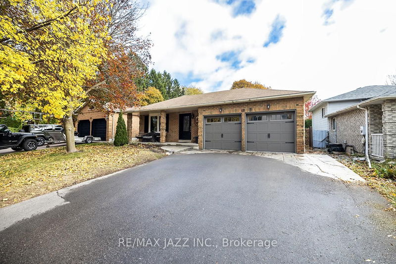 48 Foxhunt Tr, Clarington - Courtice image-0-0