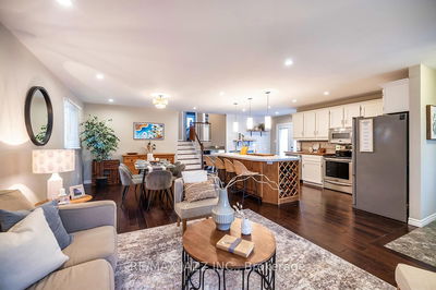 48 Foxhunt Tr, Clarington - Courtice image-0-4