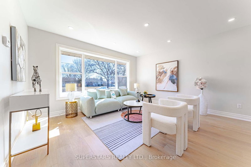 474 Fernhill Blvd, Oshawa, L1J 5J7 | Image 2