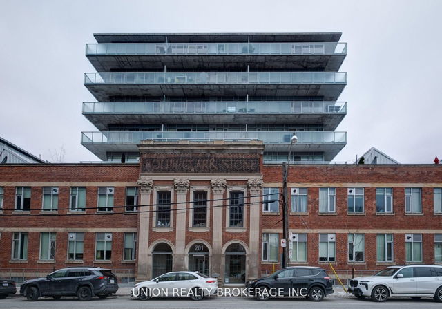 105 - 201 Carlaw Avenue