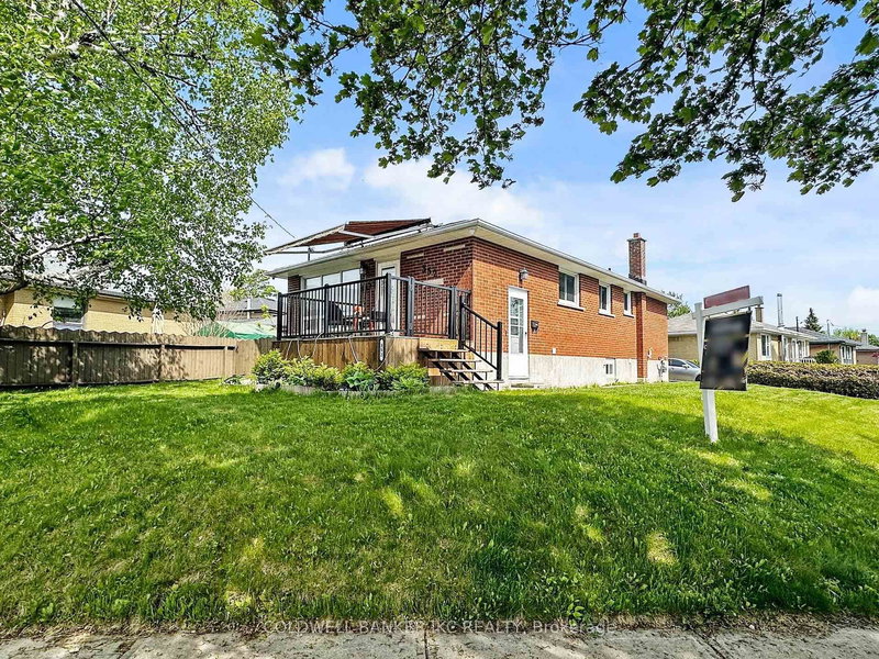 352 Phillip Murray Ave, Oshawa, L1J 1H2 | Image 2