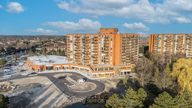 #6 - 30 DEAN PARK Road