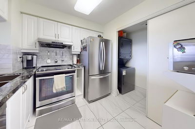 Unit 739 — 68 Corporate Dr, Toronto - Woburn image-0-3