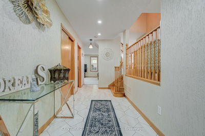 71 Kingswood Dr, Clarington - Courtice image-0-4