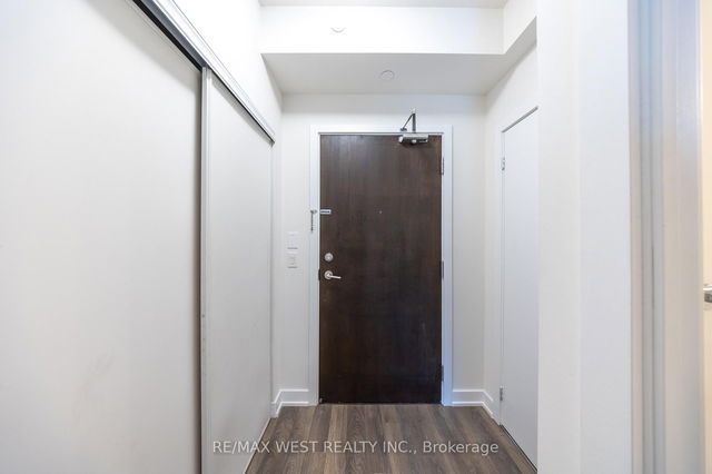 209 - 630 Greenwood Avenue