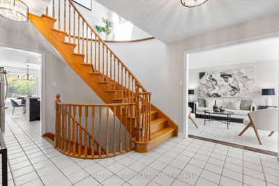 64 Invermarge Dr, Toronto - Centennial Scarborough image-0-3