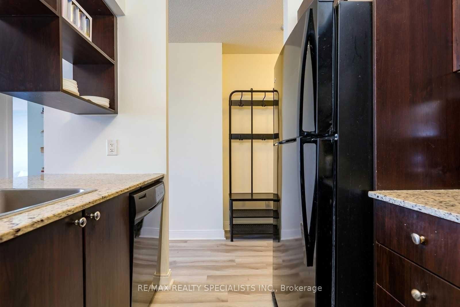 Condo for sale at 2710-151 Village Green Square, Toronto, Agincourt South-Malvern West, M1S 0K5 - MLS: E12184708