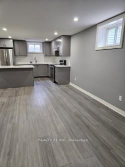 528 Mcleod Crescent