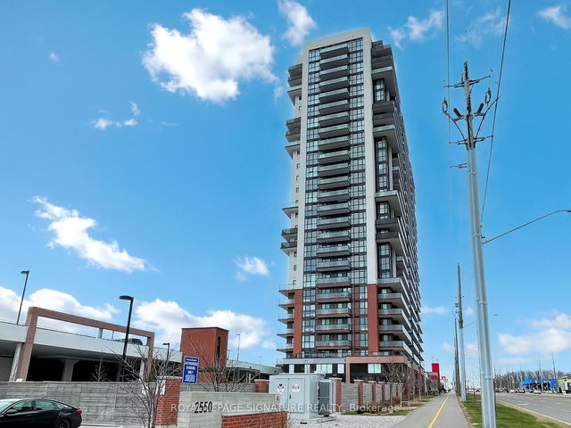 711 - 2550 Simcoe Street
