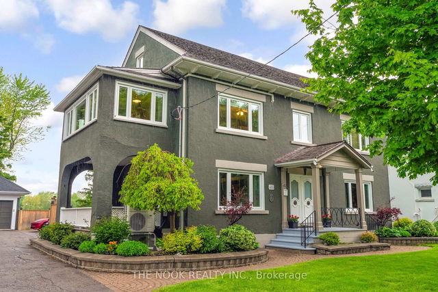 452 Simcoe Street