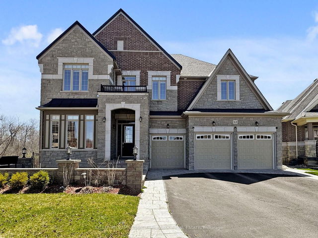 12 Donwoods Crescent
