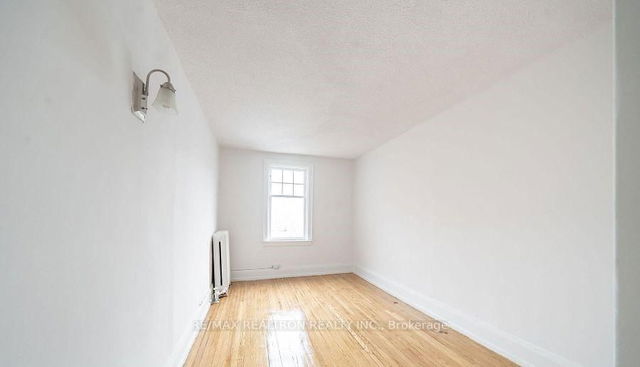 12 - 2 Kingston Road