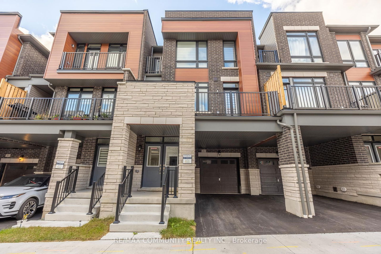 Townhouse for lease at 5 Ginno Lane, Ajax, South East, L1S 0H3 - MLS: E12186213