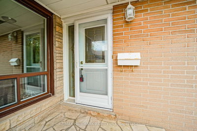 16 Packard Blvd, Toronto - Bendale image-0-2