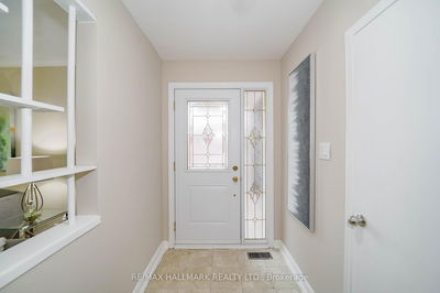 16 Packard Blvd, Toronto - Bendale image-0-3