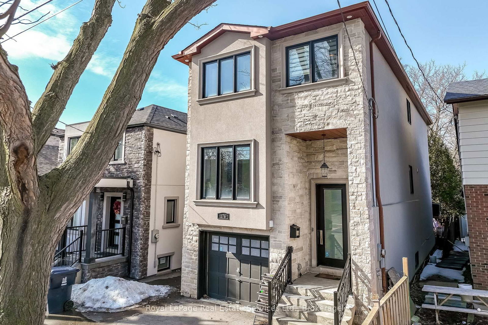 Detached House for sale at 176 Leyton Avenue, Toronto, Oakridge, M1L 3V6 - MLS: E12187134