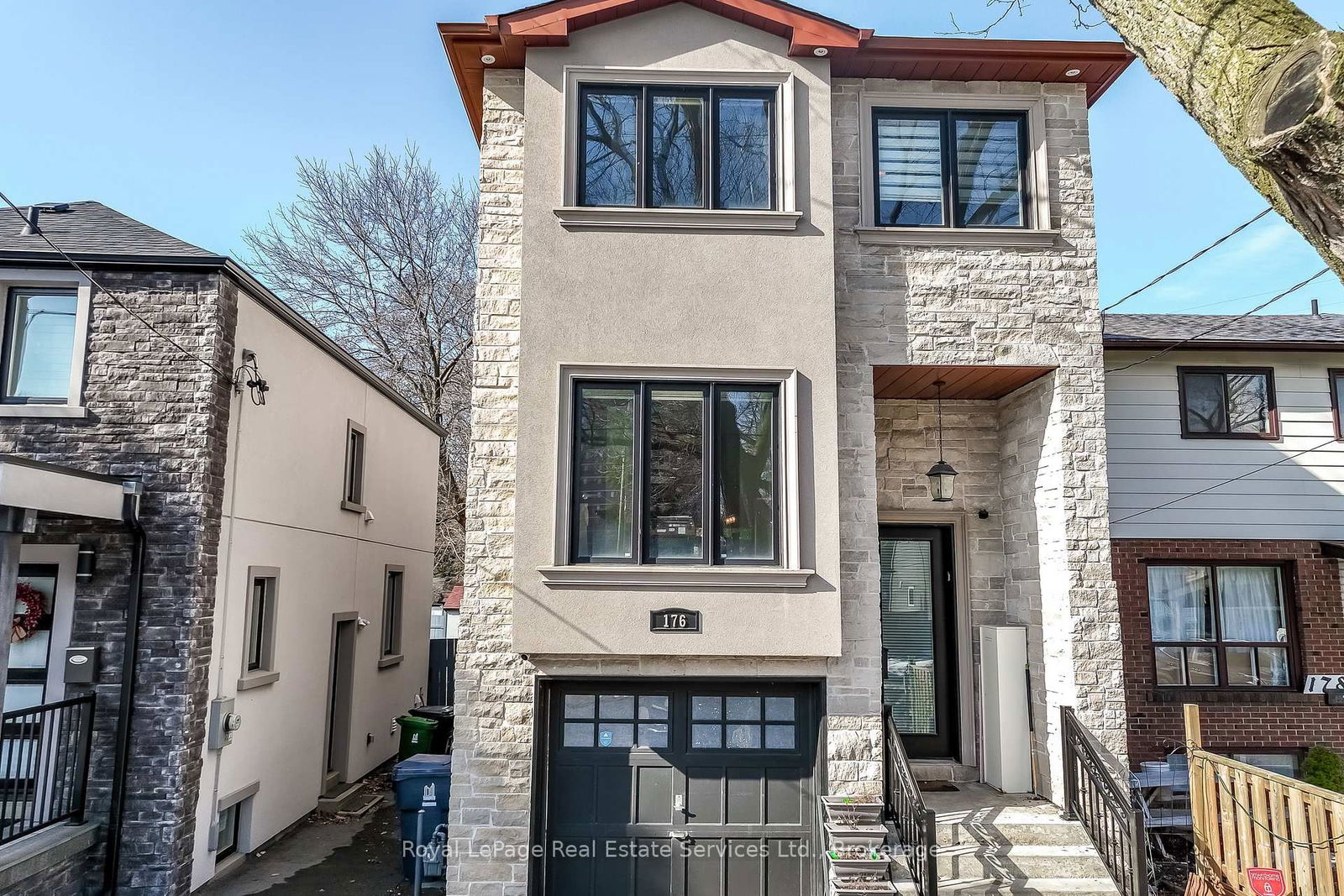 Detached House for sale at 176 Leyton Avenue, Toronto, Oakridge, M1L 3V6 - MLS: E12187134