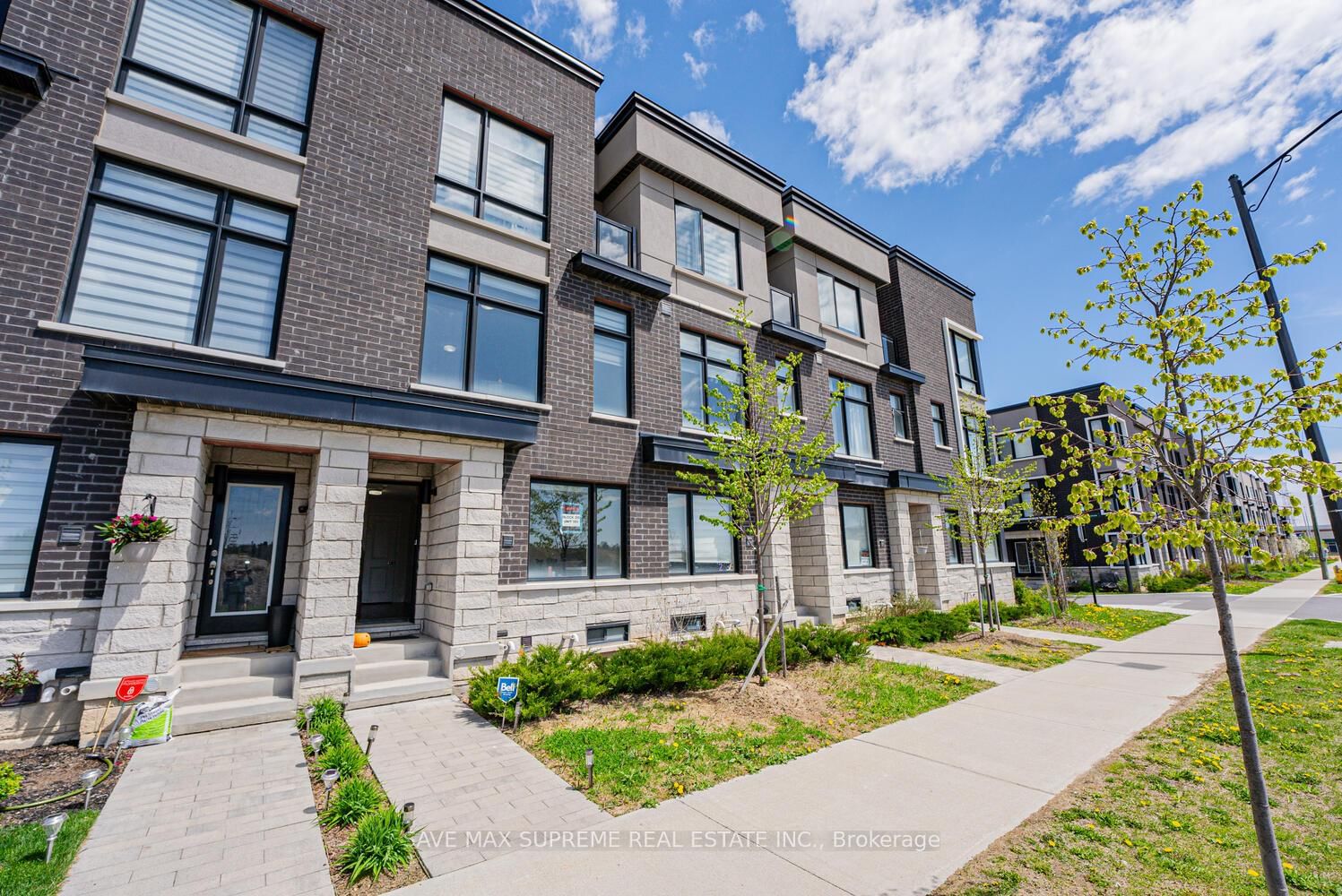 Townhouse for lease at 2638 Castlegate Crossing Crossing, Pickering, Duffin Heights, L1X 0H8 - MLS: E12187209
