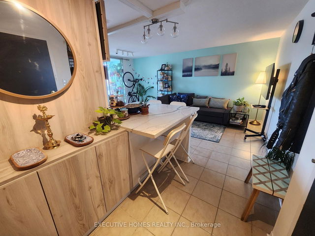 208 - 330 Mccowan Road
