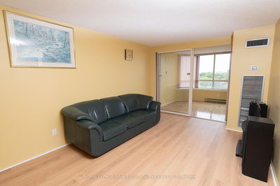 Unit 702 — 175 Bamburgh Circ, Toronto - Steeles image-0-3