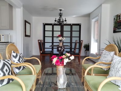 7 McCool Crt, Toronto - Milliken image-0-2
