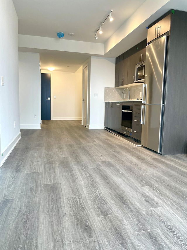 1011 - 2545 Simcoe Street