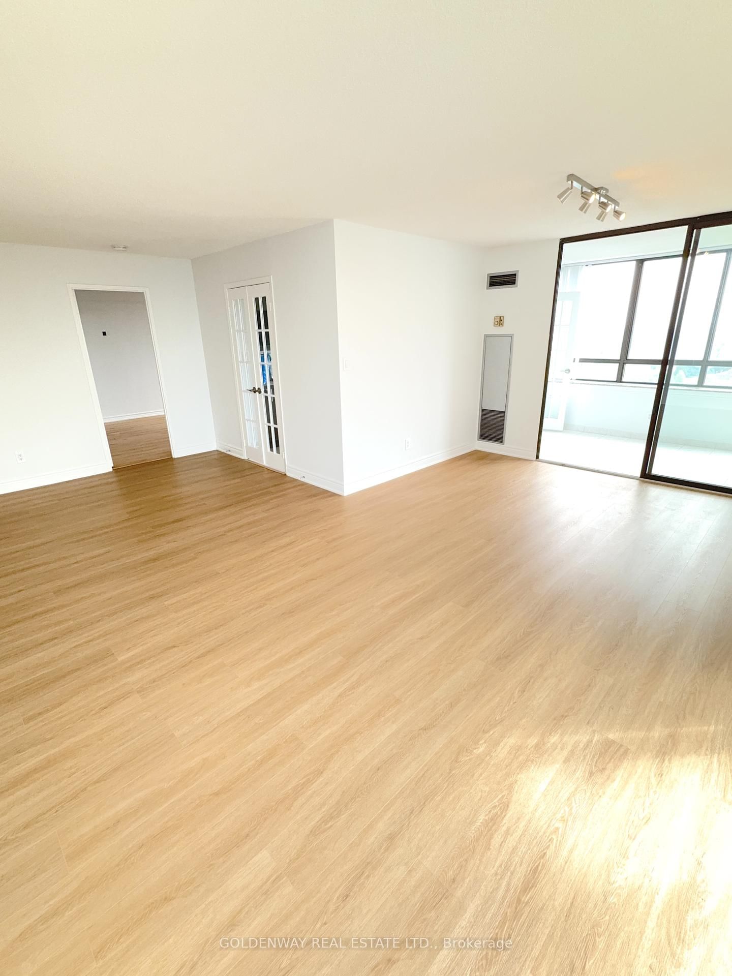 Condo for sale at 2024-75 Bamburgh Circle, Toronto, Steeles, M1W 3W1 - MLS: E12188541